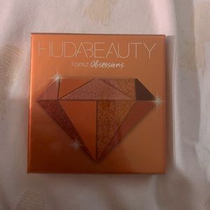 Huda Beauty mini palette